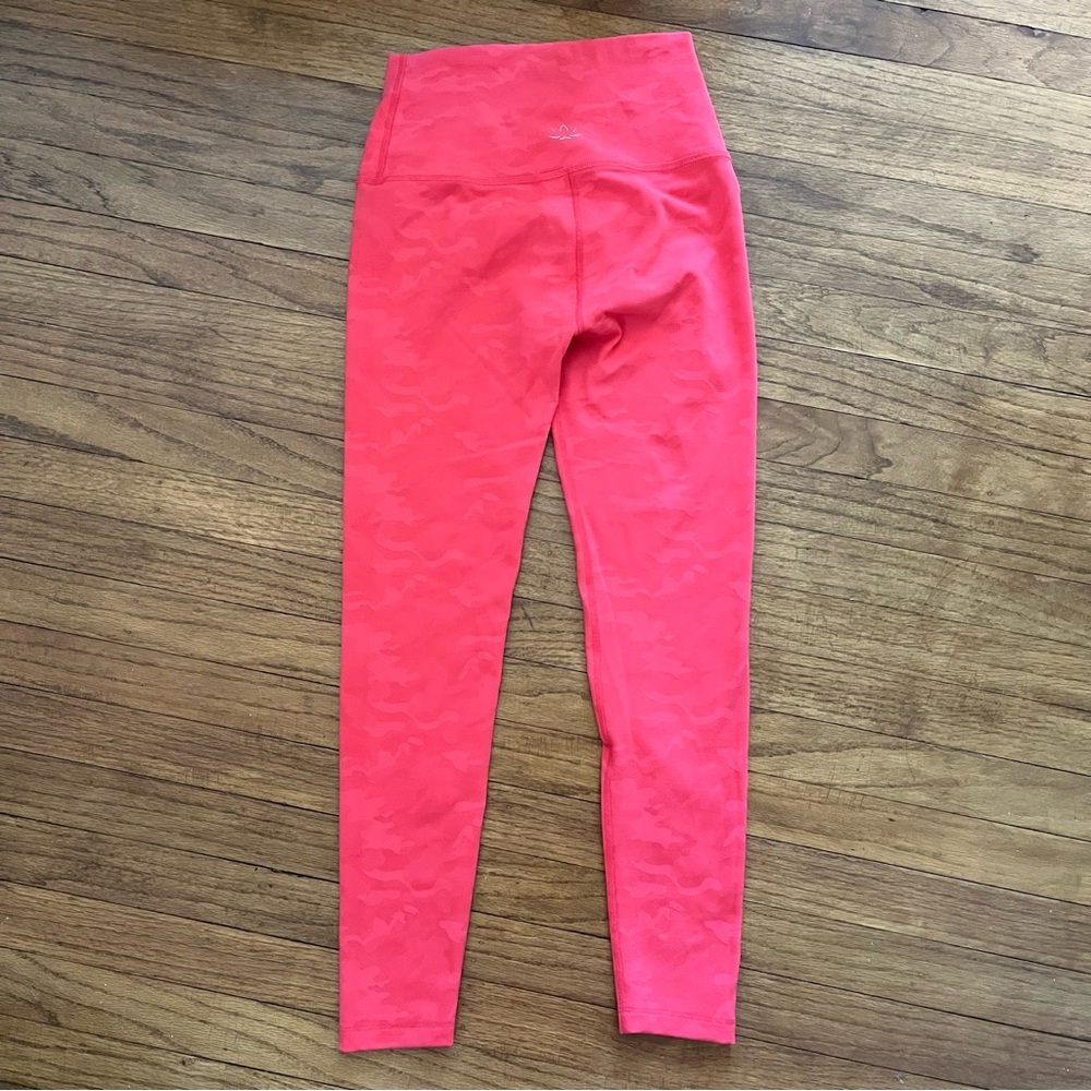 Beyond Yoga Barre3 Collab Bright Orange/Pink Camo Print XS